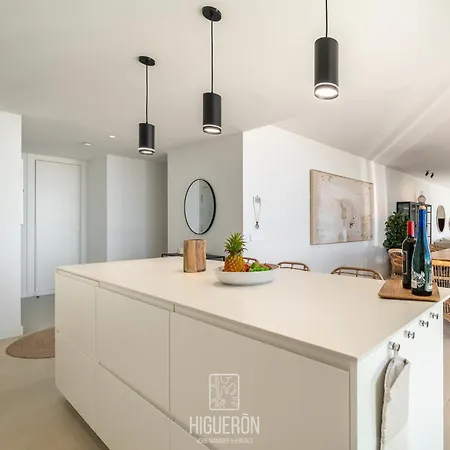 Higueronrentals Six Senses * Torremuelle